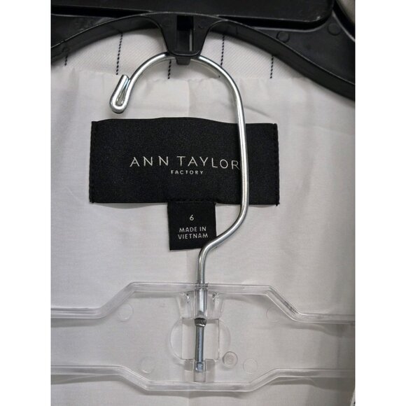 Ann Taylor Factory Womens Size 6 White Striped One Button Pant Suit Classic - Picture 9 of 10